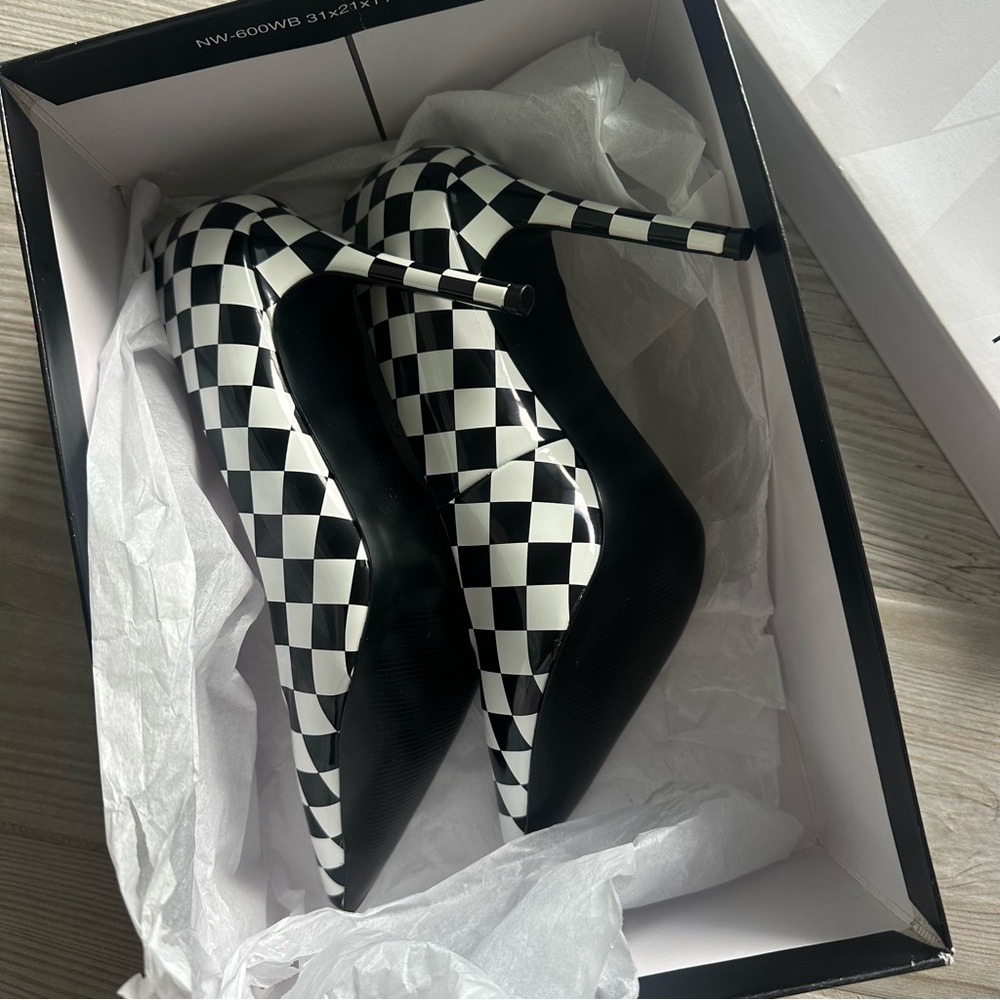 Nine West Black and White Checkered Pumps - Picture 4 of 5